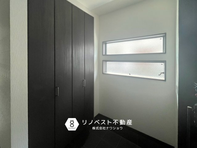 東大阪市布市町3丁目の玄関|大容量の収納付き！