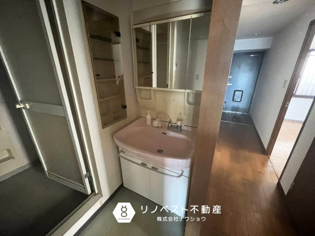 ロータリー新石切の洗面所|【リノベスト不動産】弊社では売却のご相談も受付中！まずは一度ご相談ください♪
