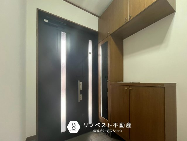 東大阪市鳥居町の玄関|【リノベスト不動産】弊社では売却のご相談も受付中！まずは一度ご相談ください♪
