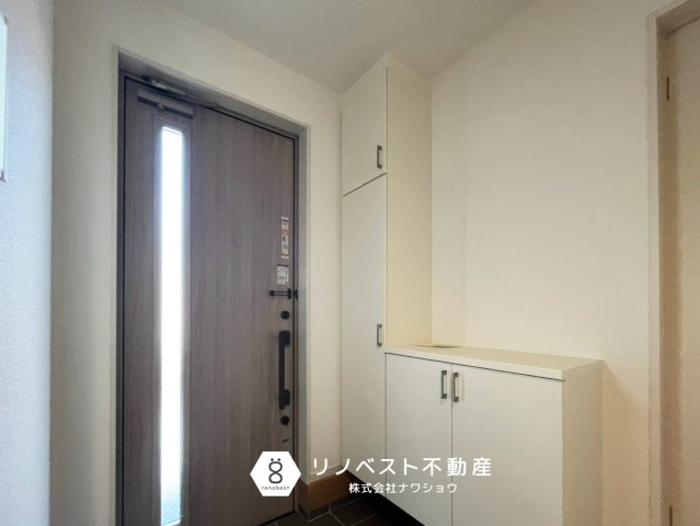 東大阪市元町2丁目　2号棟の玄関|【リノベスト不動産】テナント（事業用）物件のご紹介も可能です。事務所移転・新規開業等お気軽にご相談ください♪
