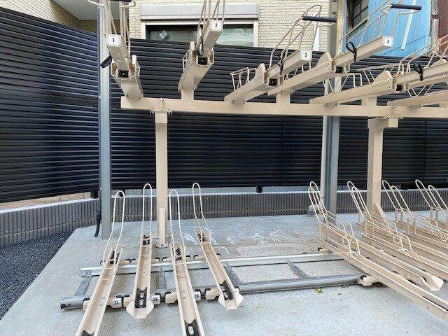 プラウドフラット墨田曳舟の駐車場