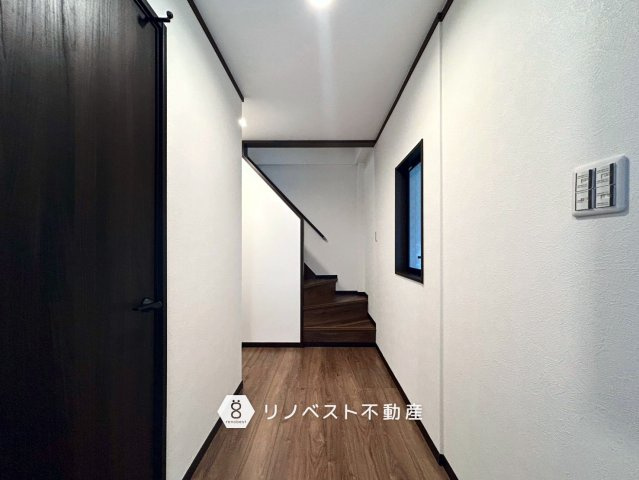 東大阪市菱屋東1丁目の玄関|【リノベスト不動産】弊社では売却のご相談も受付中！まずは一度ご相談ください♪
