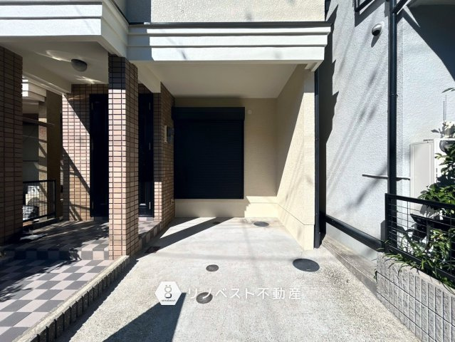 東大阪市新家中町の駐車場|【リノベスト不動産】女性スタッフ・男性スタッフ共に活躍中！
