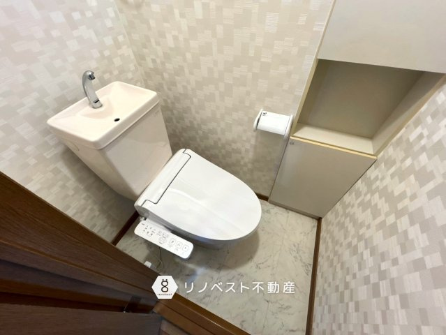 東大阪市新家中町のトイレ|【リノベスト不動産】テナント（事業用）物件のご紹介も可能です。事務所移転・新規開業等お気軽にご相談ください♪
