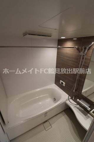 大阪市鶴見区今津北３丁目のアパートの浴室