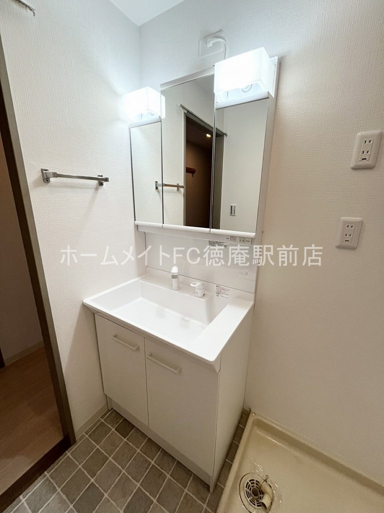 大阪市鶴見区浜３丁目の賃貸マンションの独立洗面台