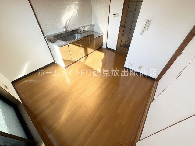 大阪市鶴見区鶴見５丁目の賃貸マンションの居間・リビング
