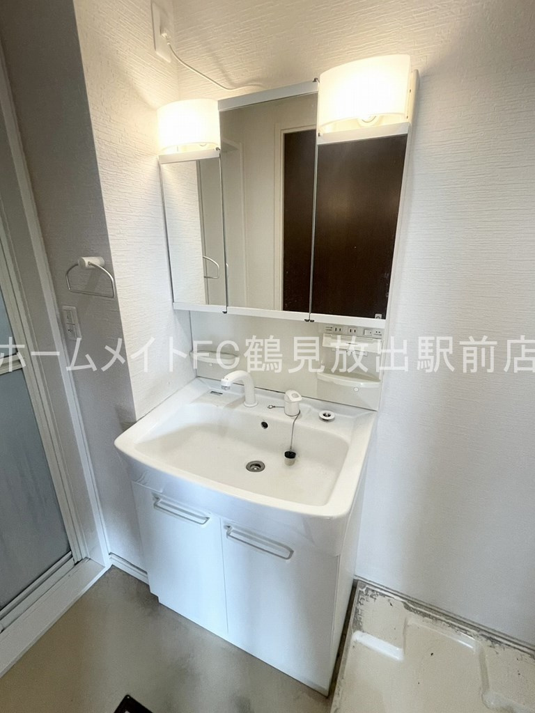 東大阪市七軒家のアパートの独立洗面台