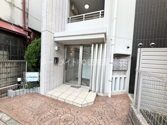 大阪市城東区永田４丁目の賃貸マンションのエントランス