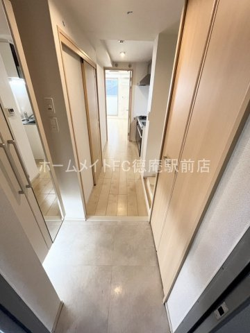大阪市城東区永田４丁目の賃貸マンションの玄関