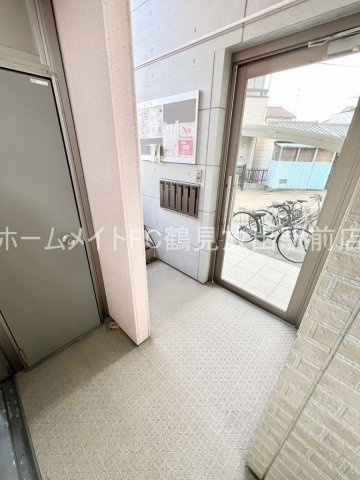 東大阪市森河内西２丁目のハイツのロビー