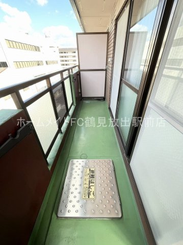 大阪市城東区放出西３丁目の賃貸マンションのバルコニー