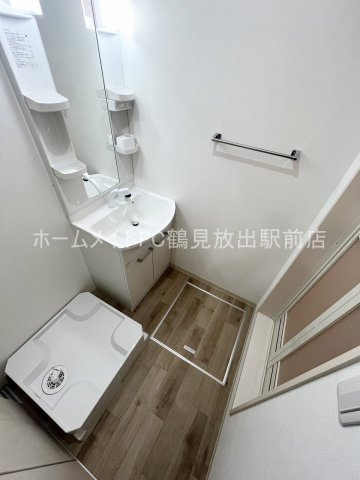 大阪市城東区東中浜２丁目のハイツの洗面所