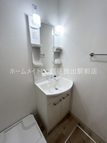 大阪市城東区東中浜２丁目のハイツの独立洗面台