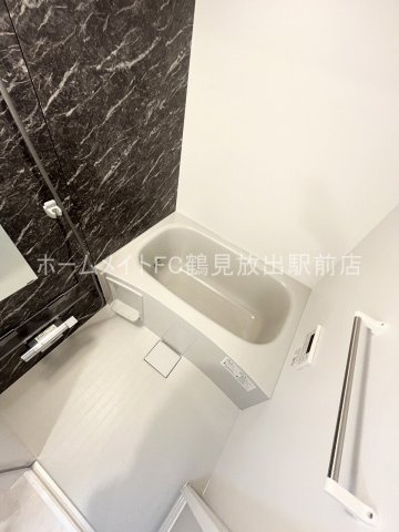 大阪市鶴見区浜３丁目のハイツの浴室