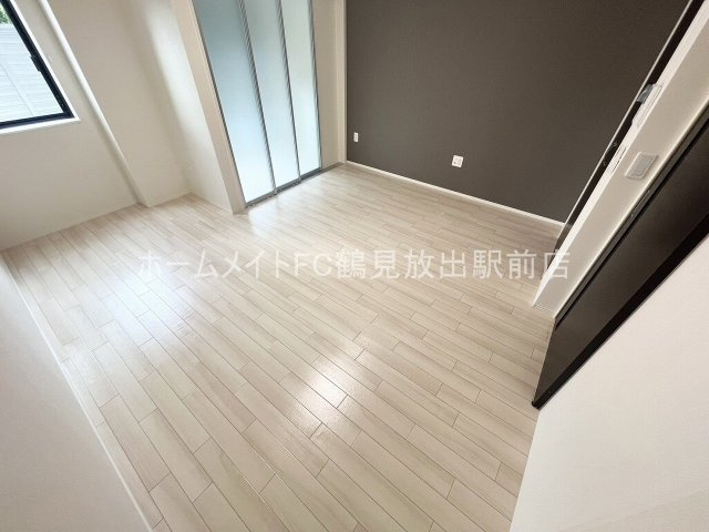 大阪市鶴見区浜３丁目のハイツの洋室