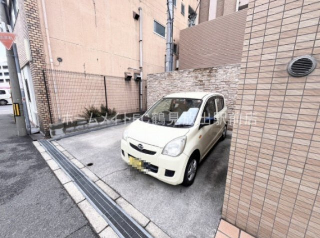 大阪市城東区諏訪２丁目の賃貸マンションの駐車場