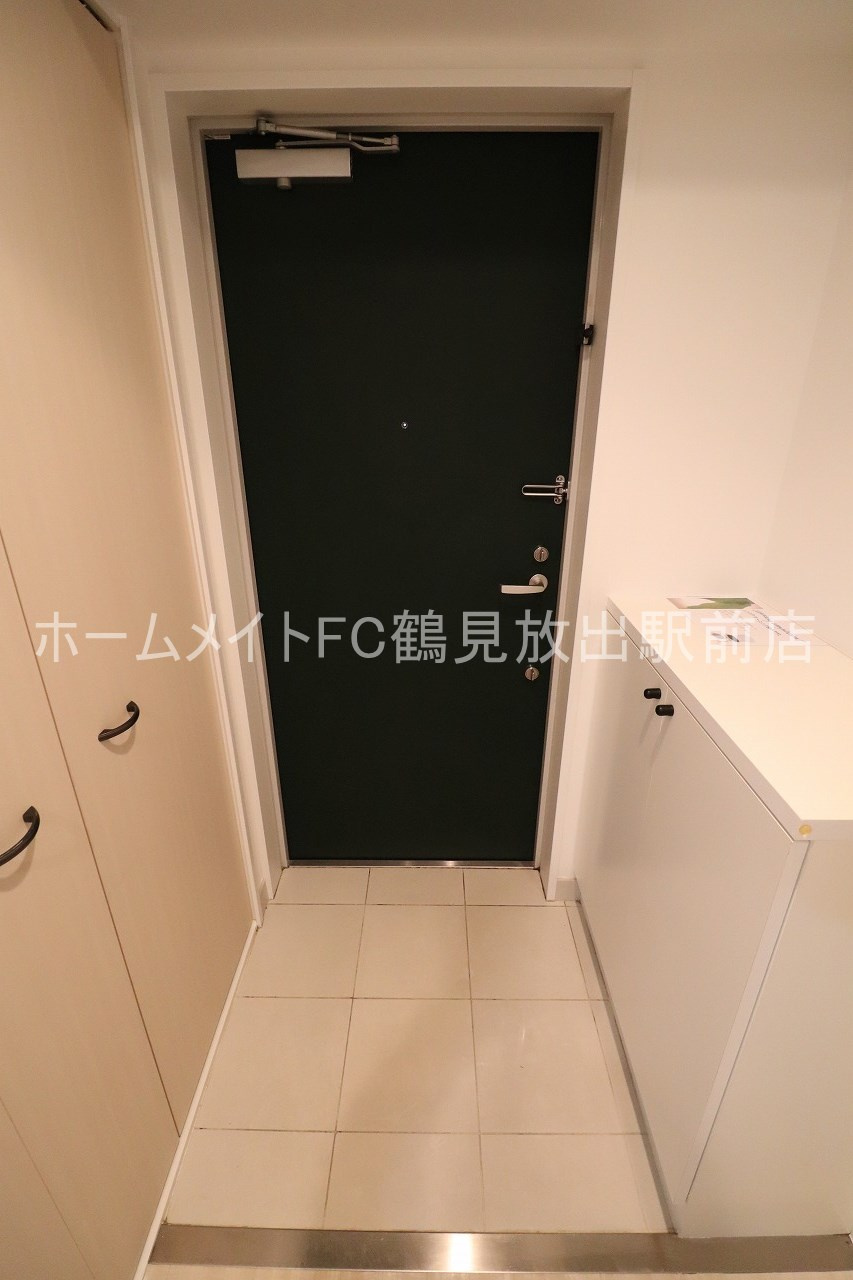 東大阪市森河内西２丁目の賃貸マンションの玄関