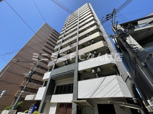クリスタルグランツ大阪センターの外観