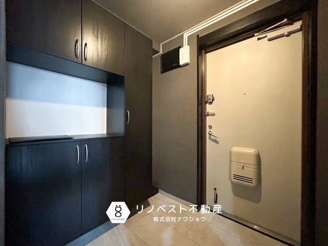 八戸ノ里ガーデンハイツの玄関|広々とした玄関に大容量のシューズBOX付きです！
来客対応もしやすいです。