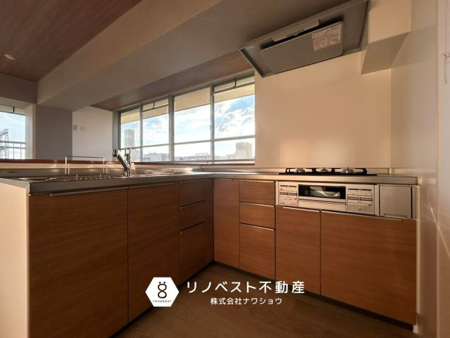 八戸ノ里ガーデンハイツのキッチン|作用効率がアップするL字型キッチンです◎
家族とのコミュニケーションも取りやすい♪