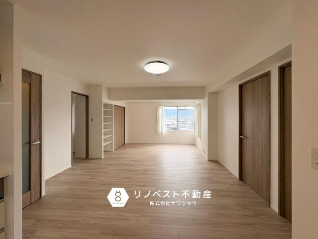 弥刀グリーンマンションの居間・リビング|LDKから各洋室に繋がっており家族と自然に顔を合わせる機会が増えます◎