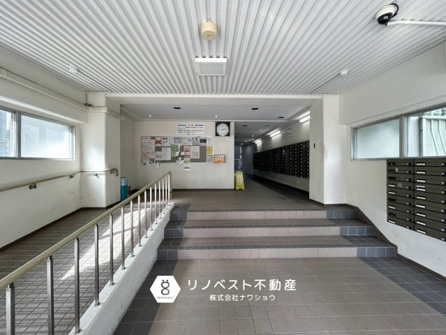 八戸ノ里第3ガーデンハイツB棟のロビー|【リノベスト不動産】弊社では売却のご相談も受付中！まずは一度ご相談ください♪
