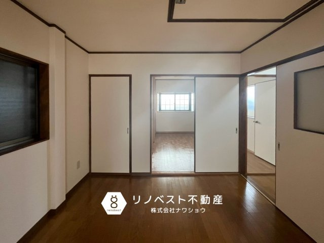 東大阪市友井3丁目の洋室|屋根裏収納もついております！