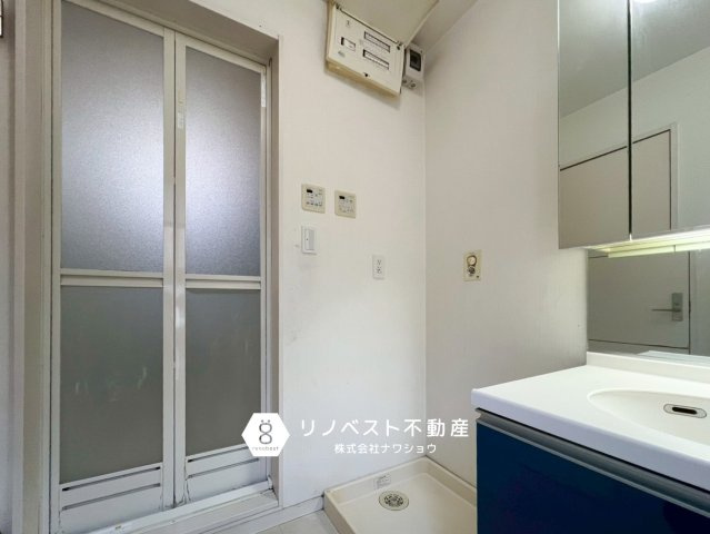 東大阪市角田2丁目の洗面所|脱衣スペースも十分にございます！