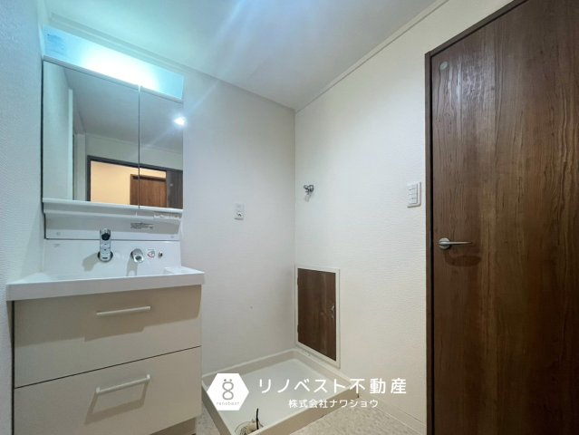八戸ノ里第四ガーデンハイツの独立洗面台|独立洗面台完備◎
洗面所横にはトイレがあり、水回り動線が便利◎