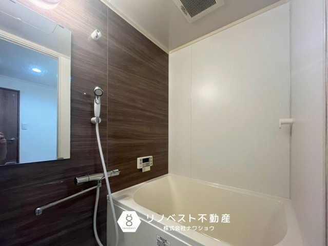 八戸ノ里第四ガーデンハイツの浴室|追い焚き機能付き◎
寒い季節もいつでも快適にバスタイムをお過ごしいただけます♪