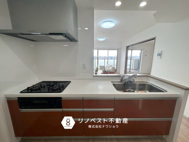 ヴォックスシティのキッチン|カウンターキッチンで家族とコミュニケーションが取りやすい空間◎
水回り設備が集結しており家事導線良好です♪