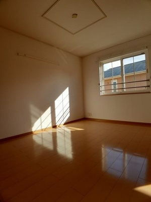 【内装】 | パストラルコート岩出　Ⅰ | 明るい色調の室内です