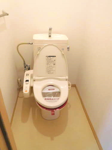 ツイン　アイランドBのトイレ|温水洗浄便座