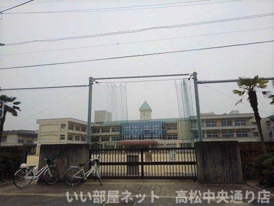 【周辺】 | ラ・ルーチェ　Ａ | 三豊市立詫間小学校まで400m