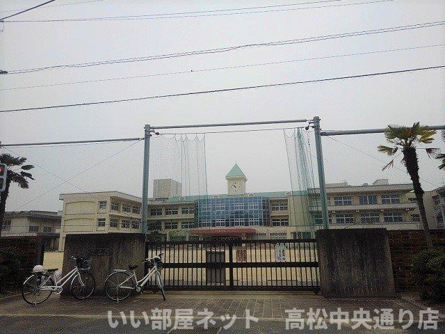 【周辺】 | ラ・ルーチェ　Ａ | 三豊市立詫間小学校まで400m