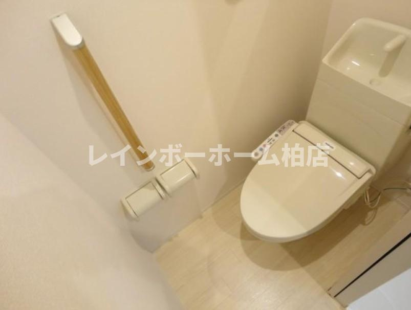 【仲介手数料：50％OFF】対象物件！のトイレ|シャワー付きトイレです