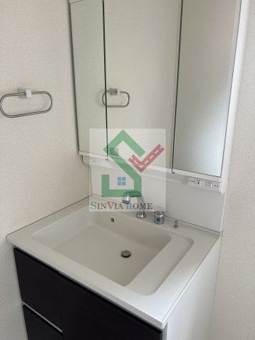 中央町戸建の独立洗面台