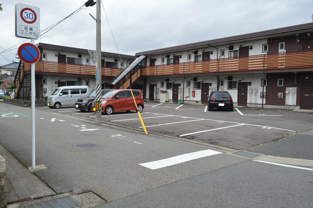 交詢ハイツＢの駐車場