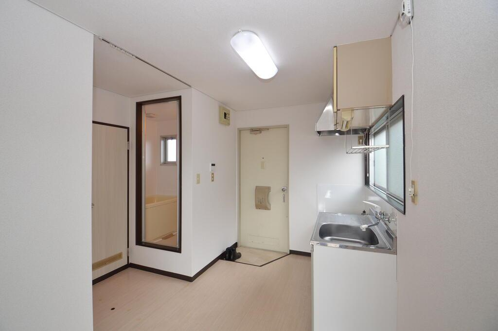 交詢ハイツＢの玄関
