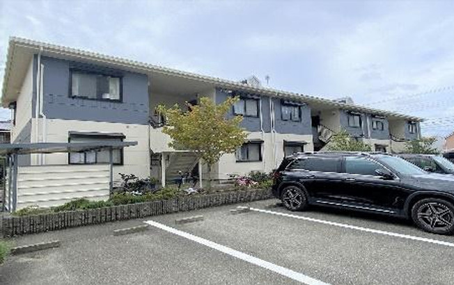 メゾンモチの木の外観
