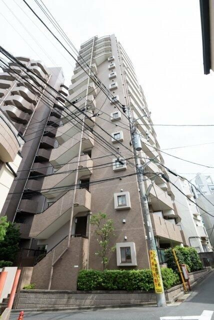 ステージファースト三軒茶屋の外観|落ち着いた雰囲気の外観です