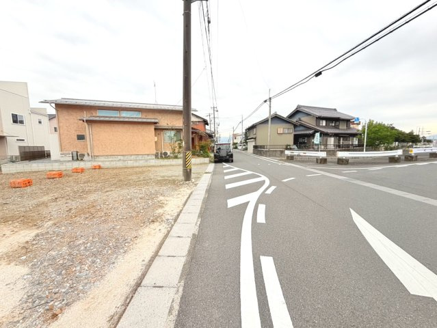 売土地　大垣市坂下町　93.19坪の前面道路含む現地写真