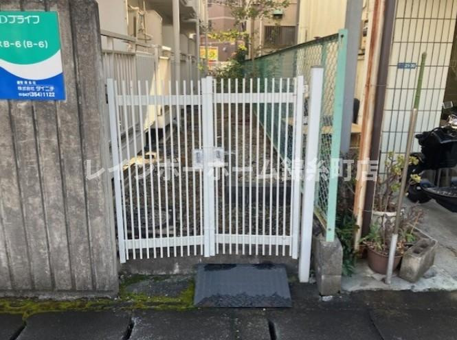 コスモハウスのエントランス