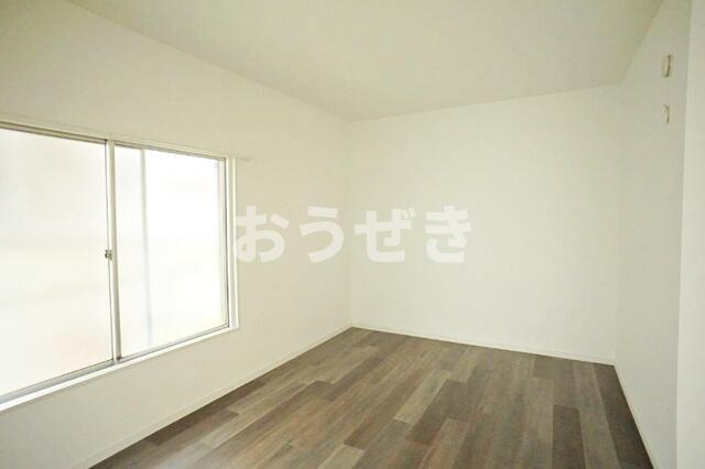 Ｂｒｉｇｈｔ　Ｓｔｕｄｉｏ滝頭の内装|二面採光