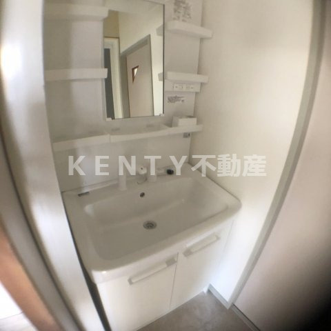 【洗面所】 | グリーンベルト北六番館 | 忙しい朝には欠かせない洗面所です