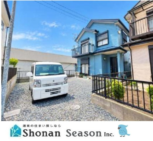 平塚市横内　中古戸建　40.26坪の外観|カースペース3台駐車可能！
広々としたお庭スペースは、家庭菜園など多用途にお使いいただけます♪