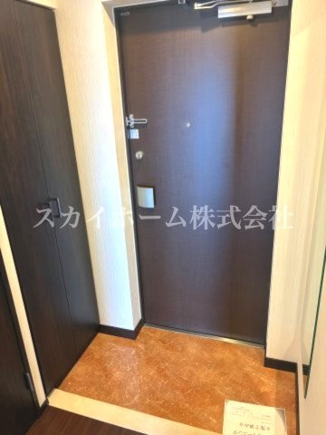 プレジオ関目の玄関