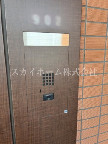 プレジオ関目の玄関