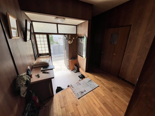千丁町太牟田戸建の玄関